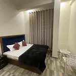 Tridev Inn Near Railway Station & 2Km From Kashi Vishwanath Temple